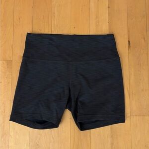 Lululemon sz 12 Wunder train high rise shorts 6”